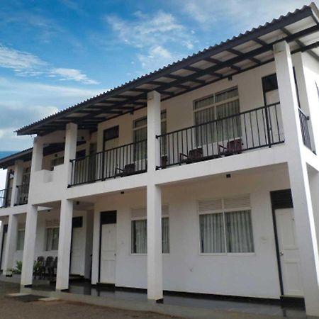 Romana Rest Kataragama Esterno foto