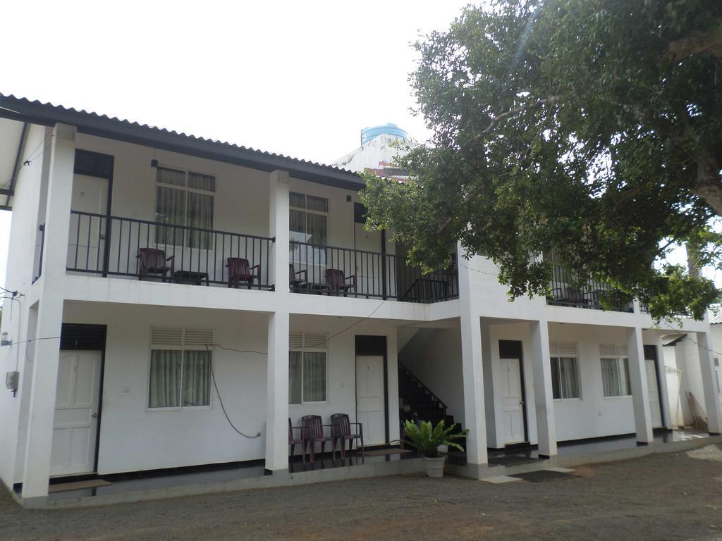 Romana Rest Kataragama Esterno foto