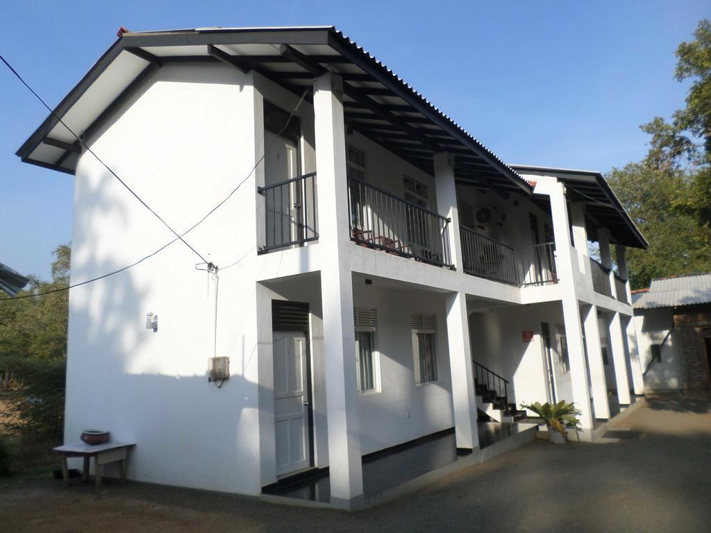 Romana Rest Kataragama Esterno foto