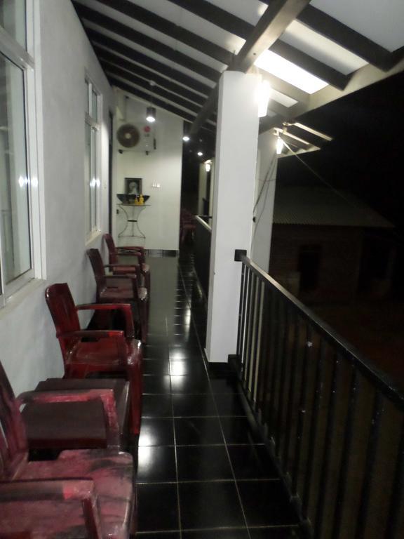 Romana Rest Kataragama Esterno foto