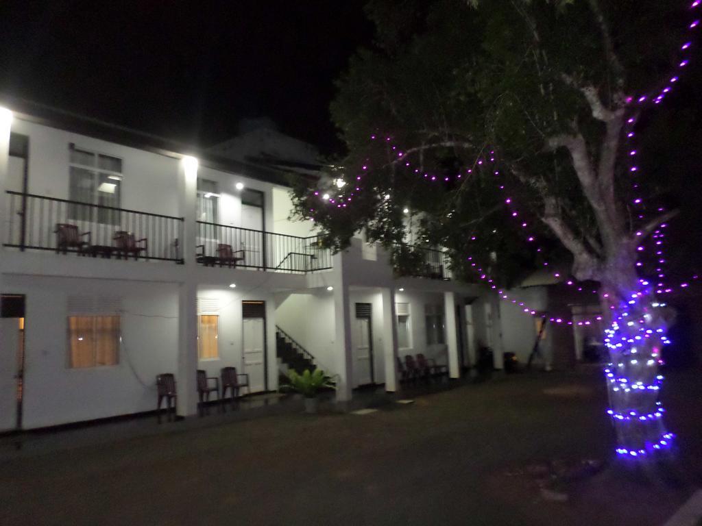 Romana Rest Kataragama Esterno foto